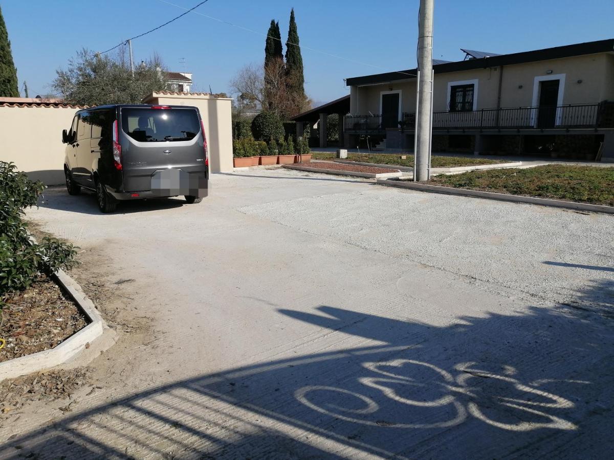 La Casa Del Borgo-Intero Appartamento Latina Eksteriør billede