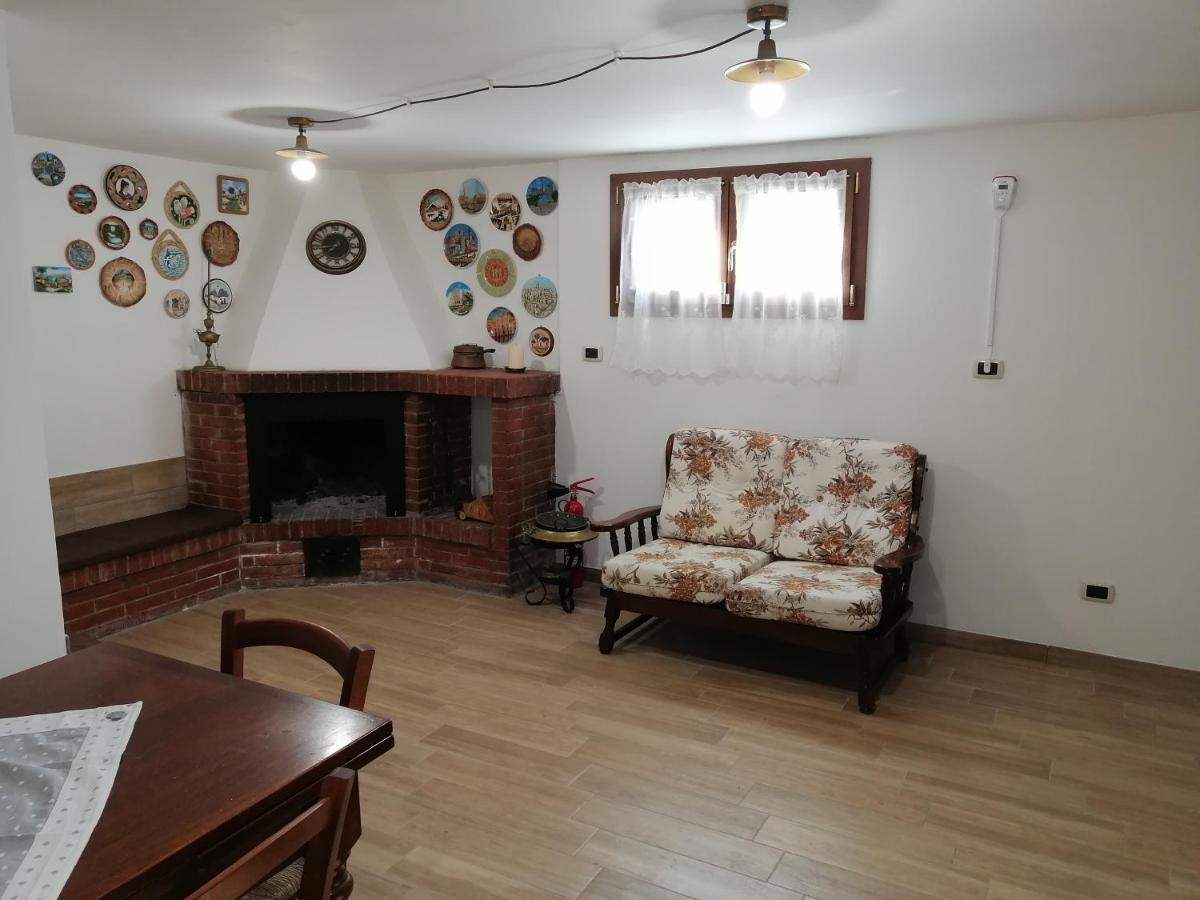 La Casa Del Borgo-Intero Appartamento Latina Eksteriør billede