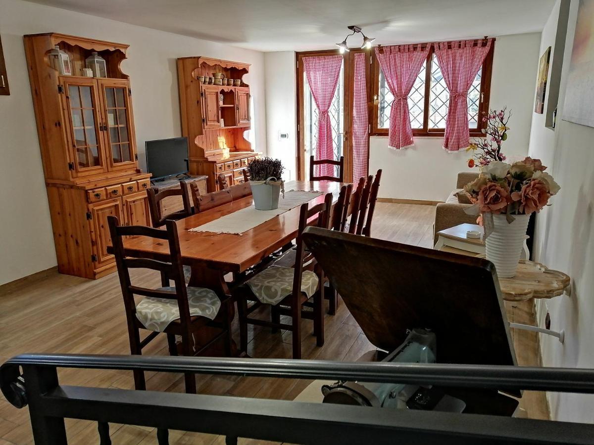 La Casa Del Borgo-Intero Appartamento Latina Eksteriør billede