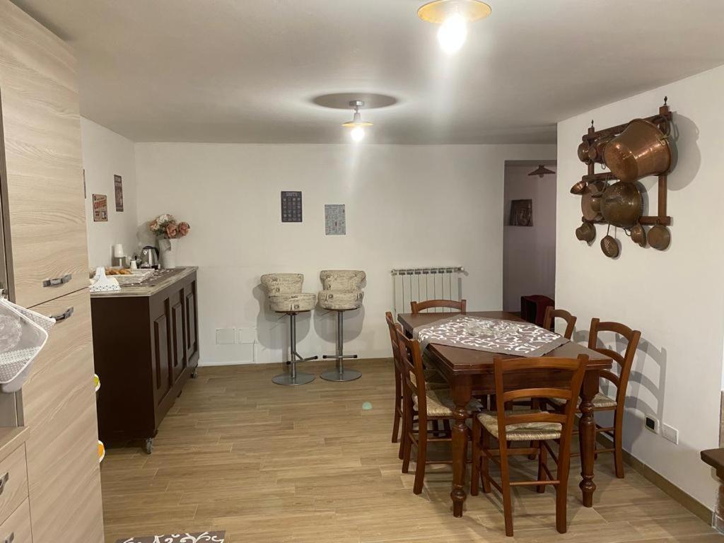 La Casa Del Borgo-Intero Appartamento Latina Eksteriør billede