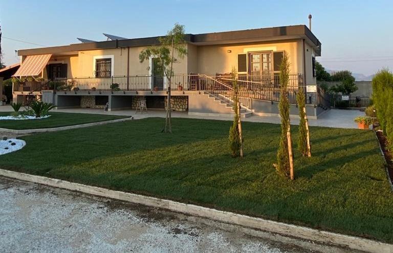 La Casa Del Borgo-Intero Appartamento Latina Eksteriør billede