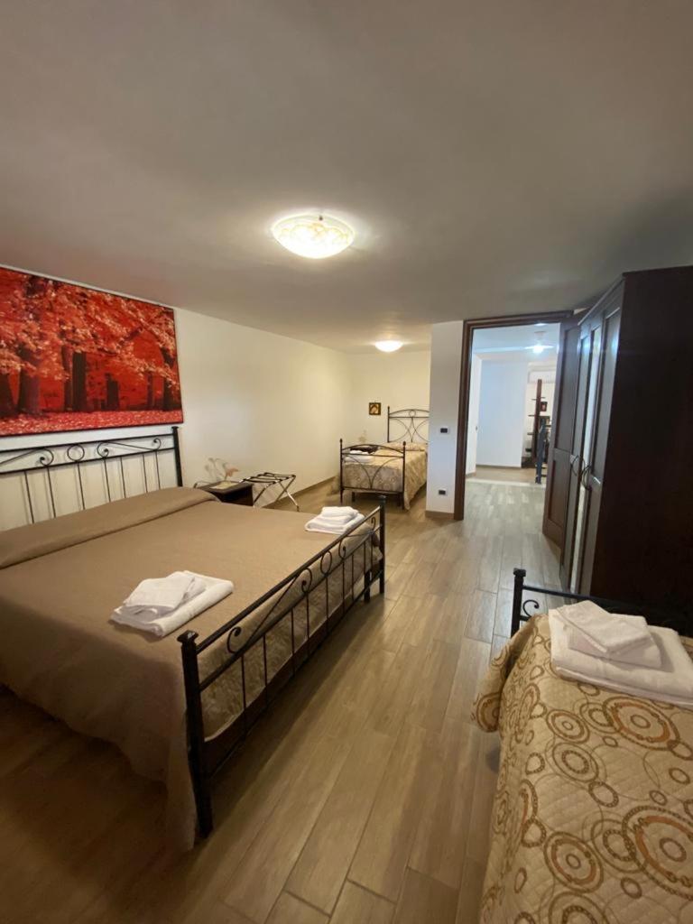 La Casa Del Borgo-Intero Appartamento Latina Eksteriør billede