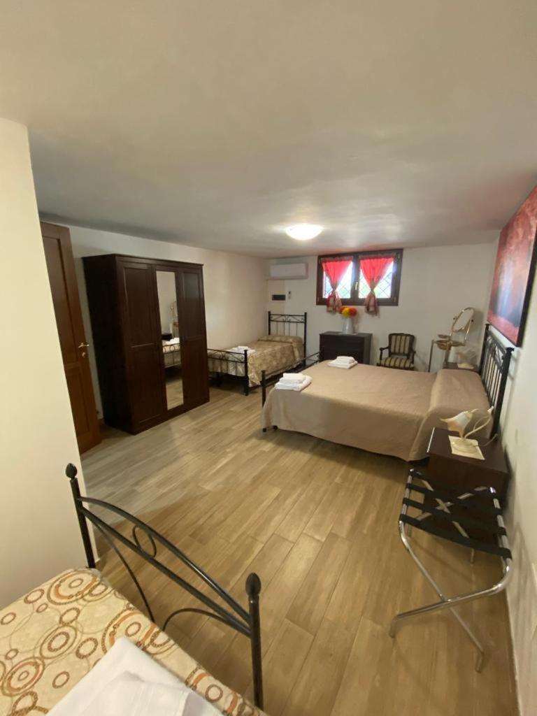 La Casa Del Borgo-Intero Appartamento Latina Eksteriør billede